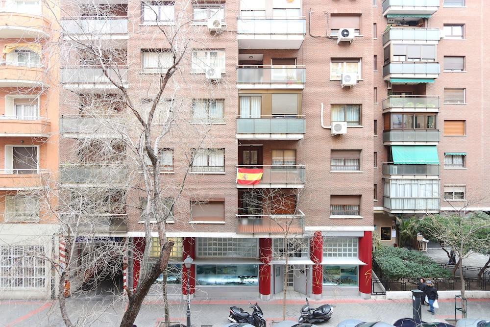 Classical Flat In Barrio Salamanca By Allo Housing Madrid Exterior photo